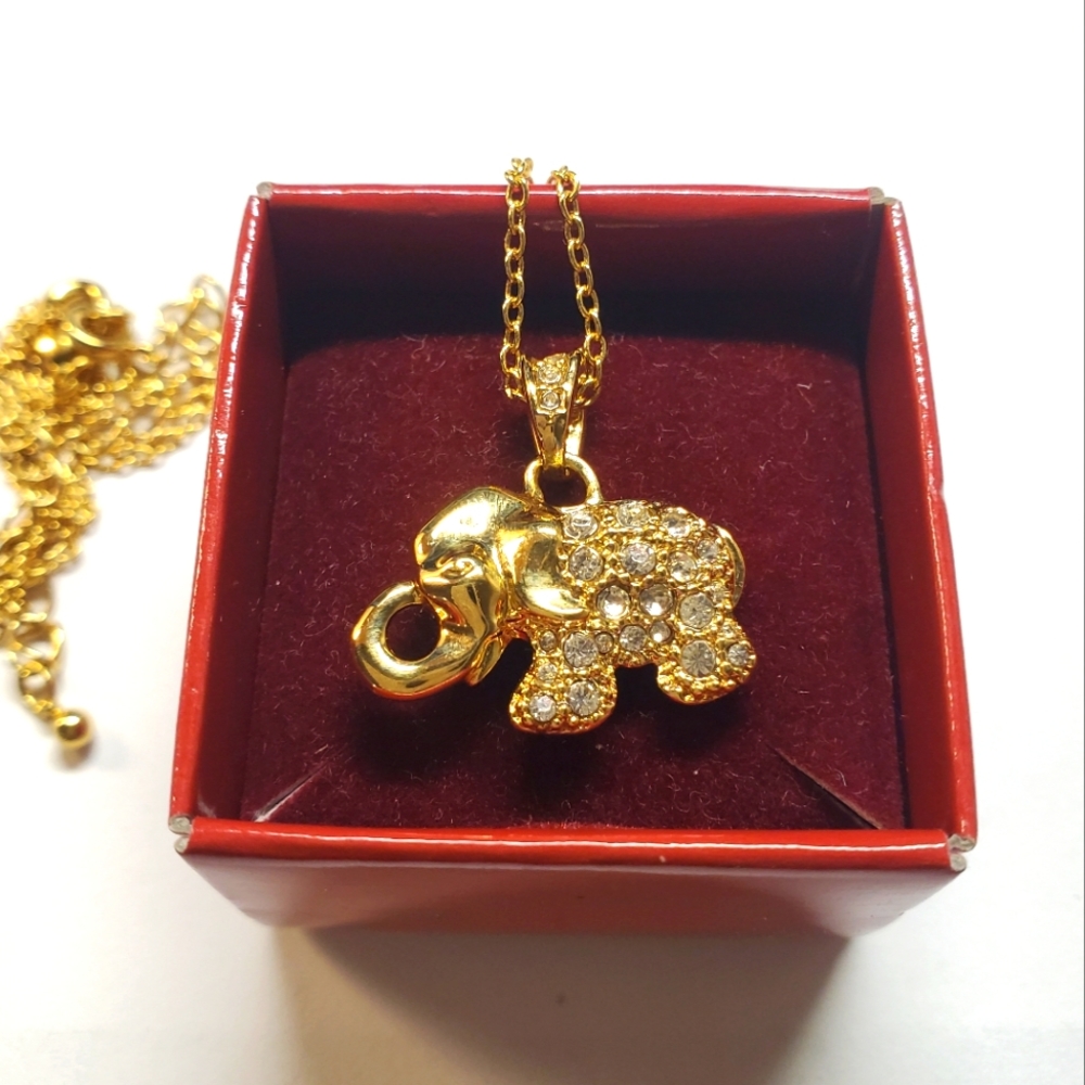Signed NVC Rhinestone Lucky Elephant Pendant 15.5" Goldtone Chain Necklace